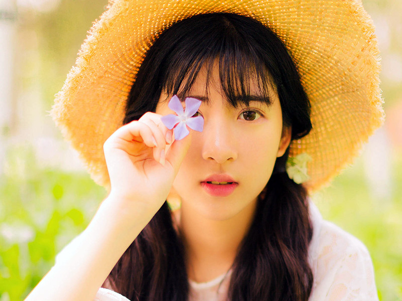 一尺之面不如三寸之鼻