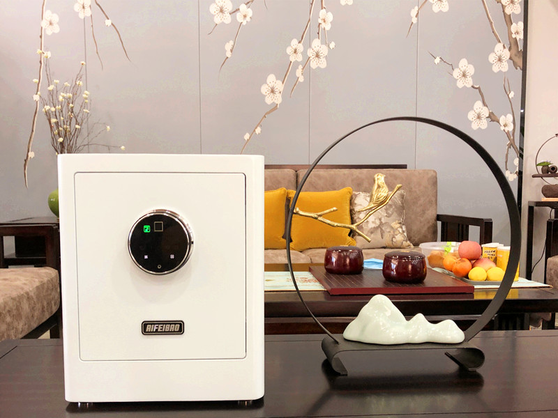 冰箱、保險(xiǎn)柜門對(duì)準(zhǔn)外面，為風(fēng)水大忌